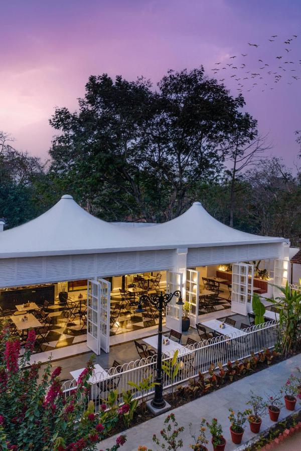 Jehan Numa Palace Hotel Bhopal Exteriör bild