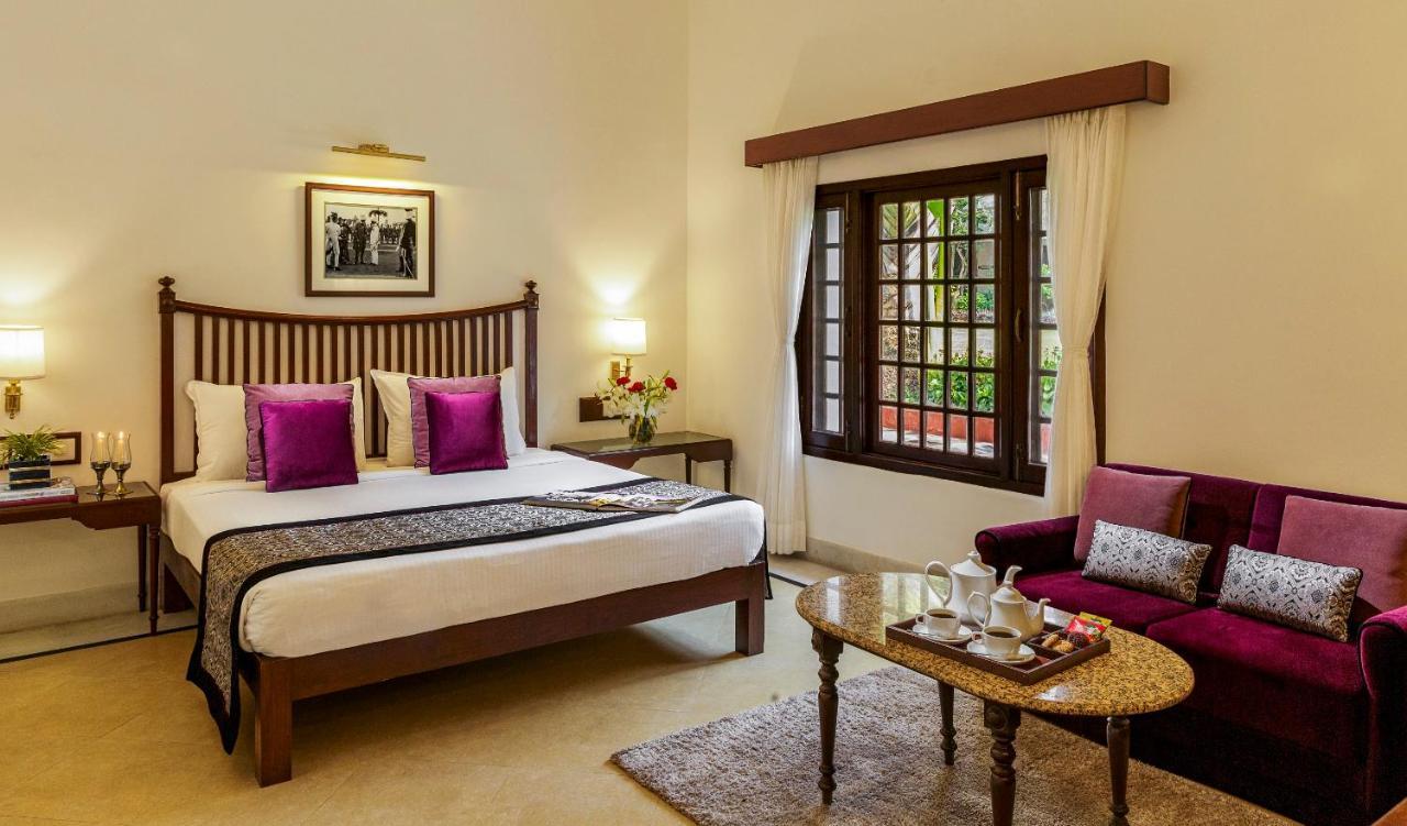 Jehan Numa Palace Hotel Bhopal Exteriör bild