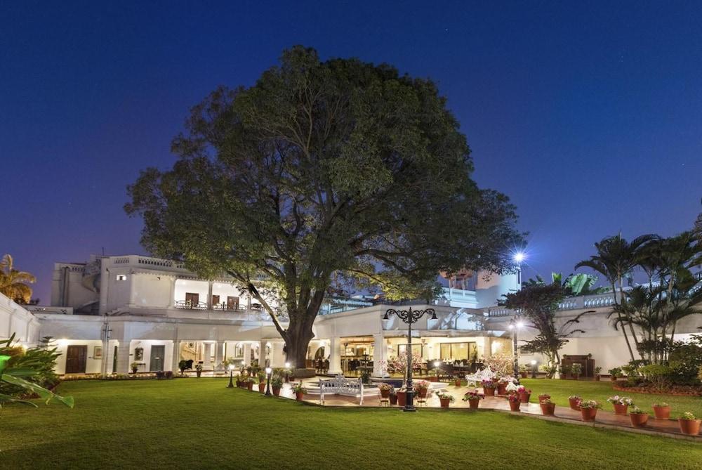 Jehan Numa Palace Hotel Bhopal Exteriör bild