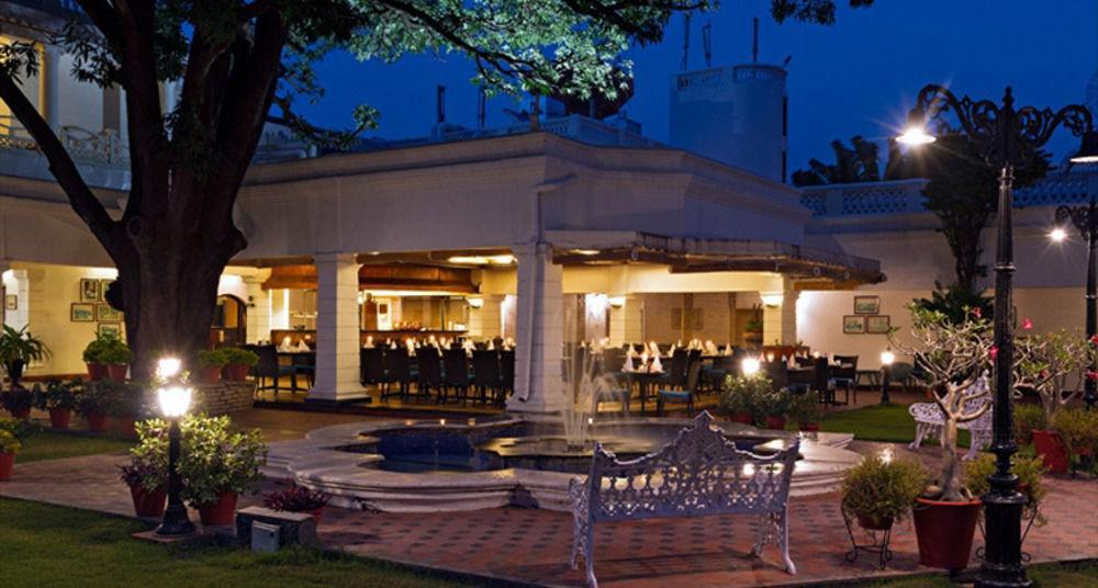 Jehan Numa Palace Hotel Bhopal Exteriör bild