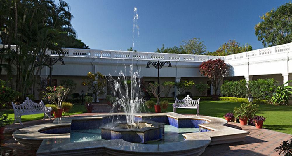 Jehan Numa Palace Hotel Bhopal Exteriör bild