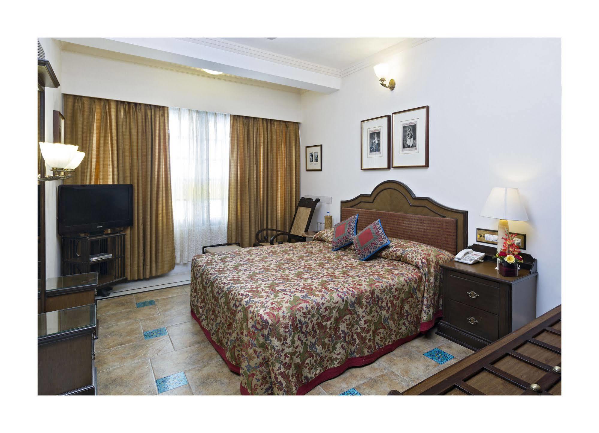 Jehan Numa Palace Hotel Bhopal Exteriör bild